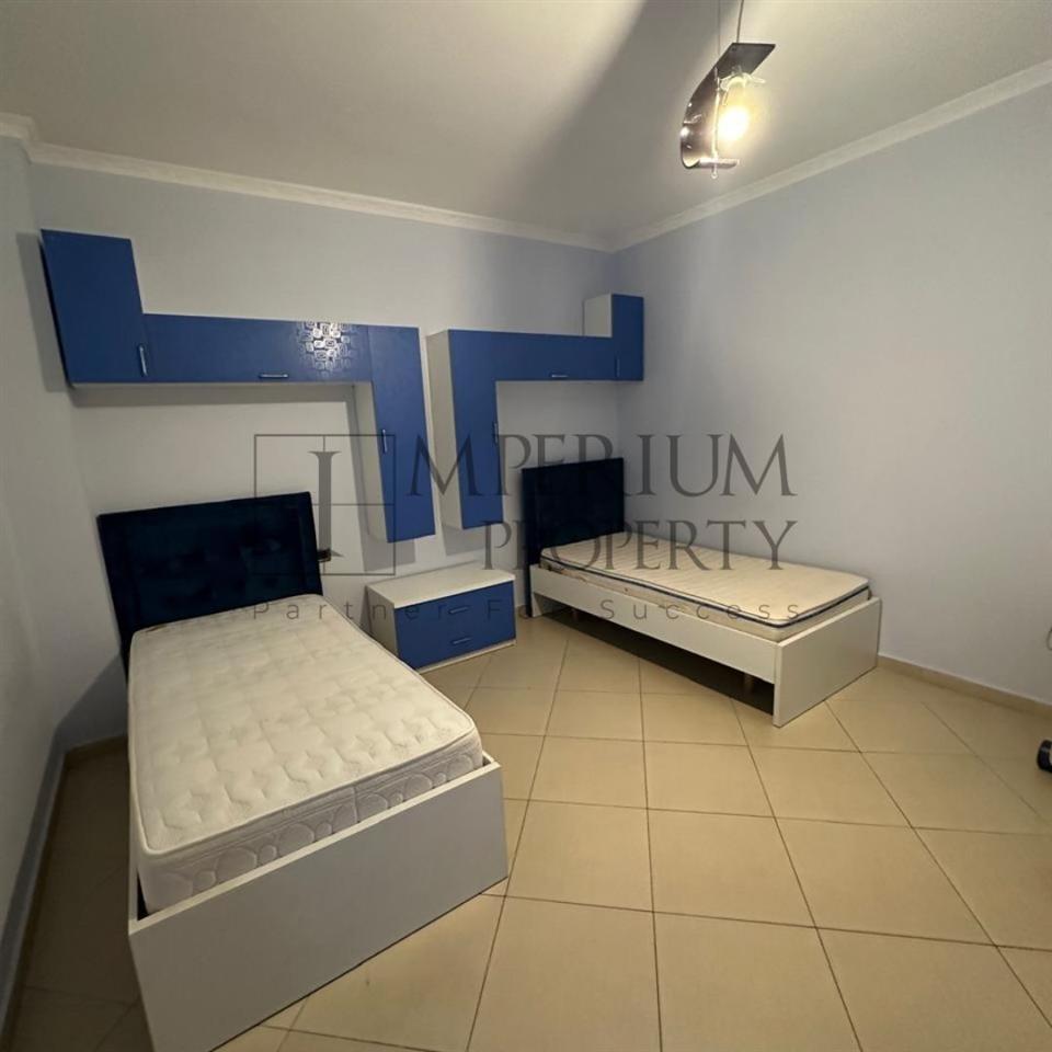 JEPET ME QIRA DURRES