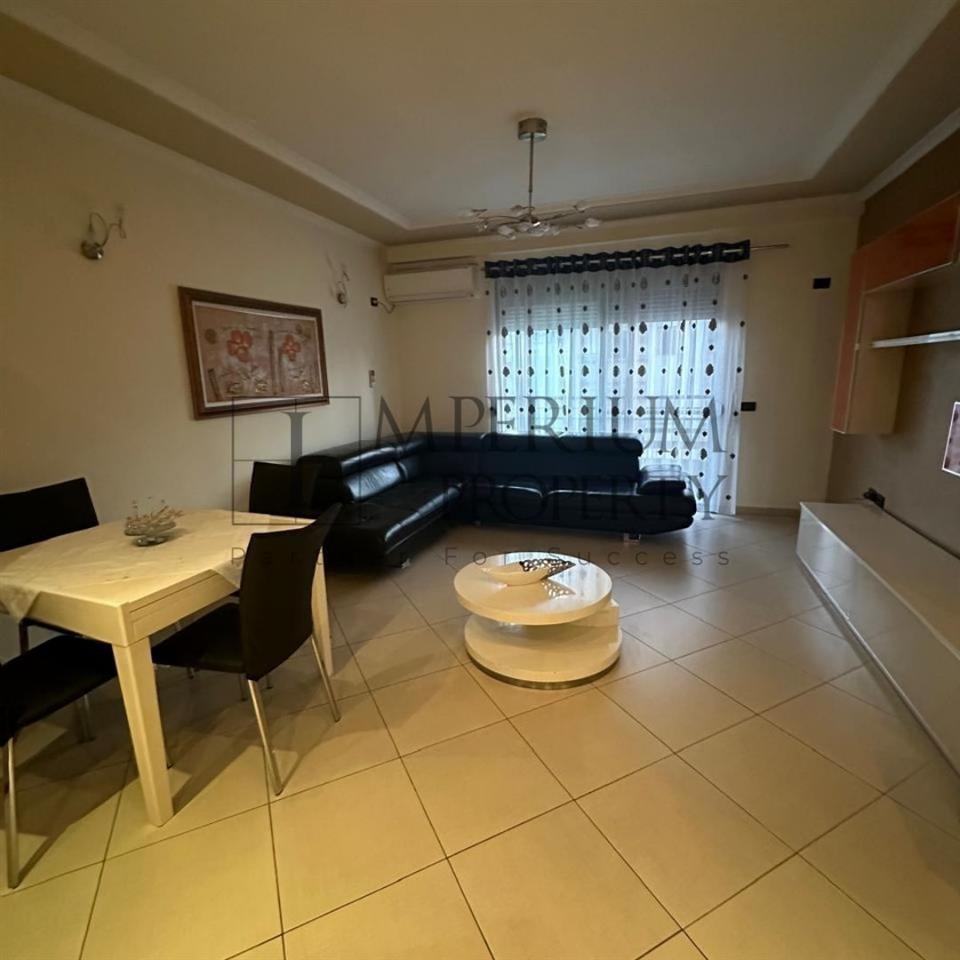 JEPET ME QIRA DURRES