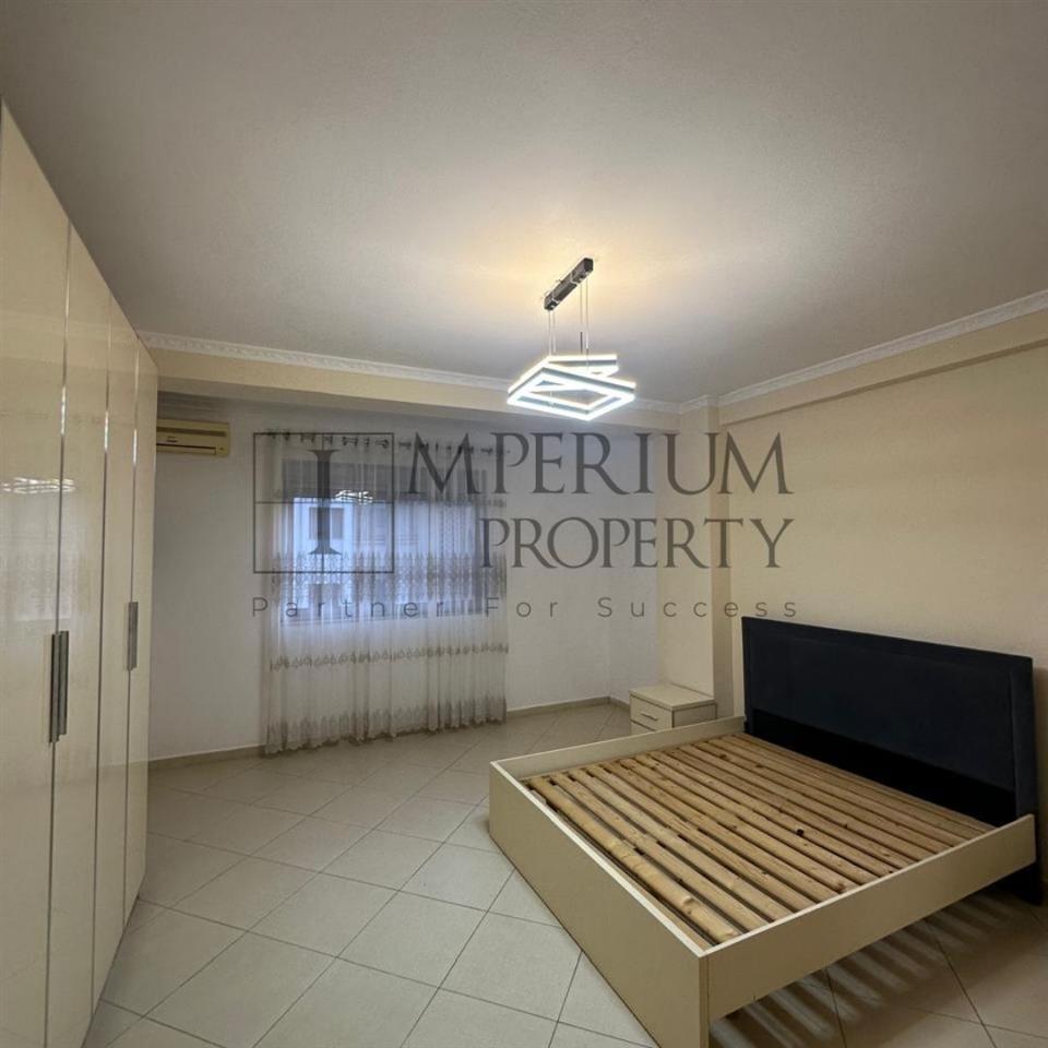 JEPET ME QIRA DURRES