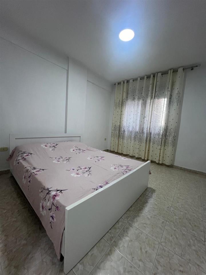 JEPET ME QIRA APARTAMENT 2+1 VIJE E PARE ME DETIN !