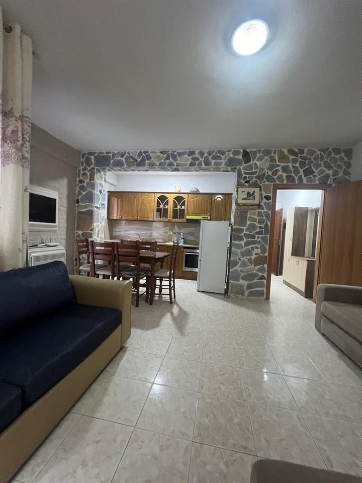 JEPET ME QIRA APARTAMENT 2+1 VIJE E PARE ME DETIN !