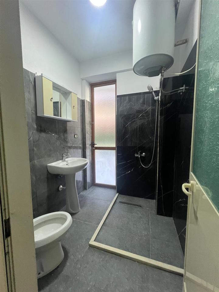 JEPET ME QIRA APARTAMENT 2+1 VIJE E PARE ME DETIN !