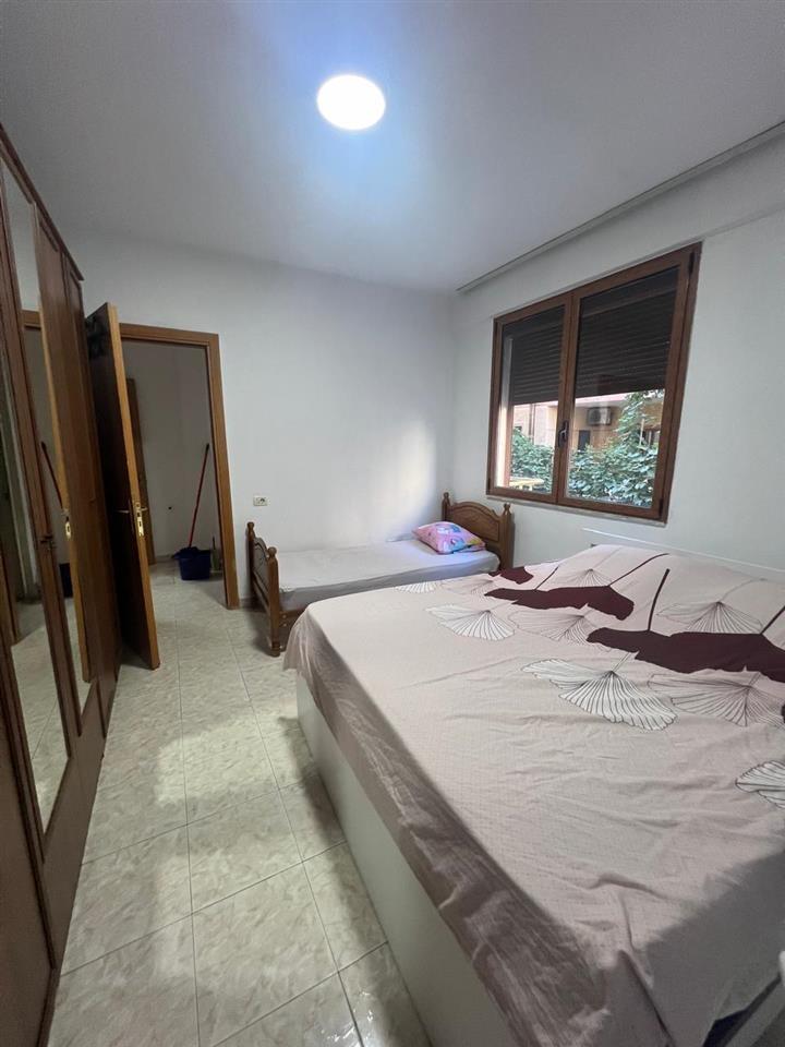 JEPET ME QIRA APARTAMENT 2+1 VIJE E PARE ME DETIN !