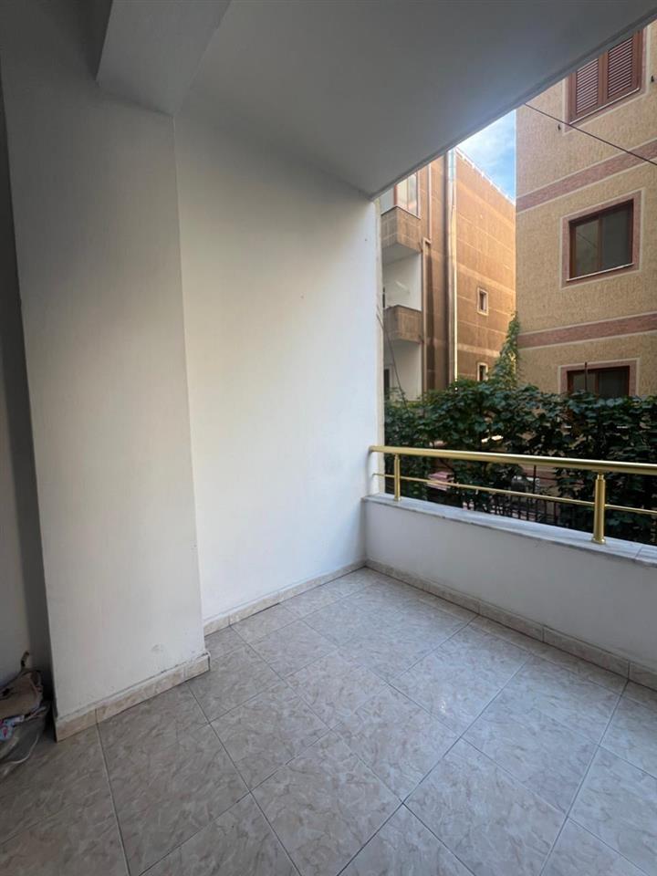 JEPET ME QIRA APARTAMENT 2+1 VIJE E PARE ME DETIN !