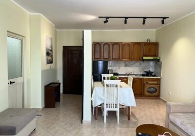Plazh Apartament me qira Tetor – Prill/Maj