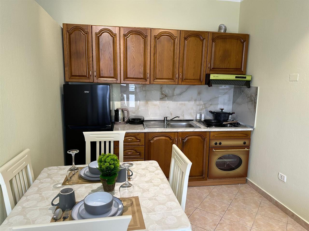 Plazh Apartament me qira Tetor – Prill/Maj