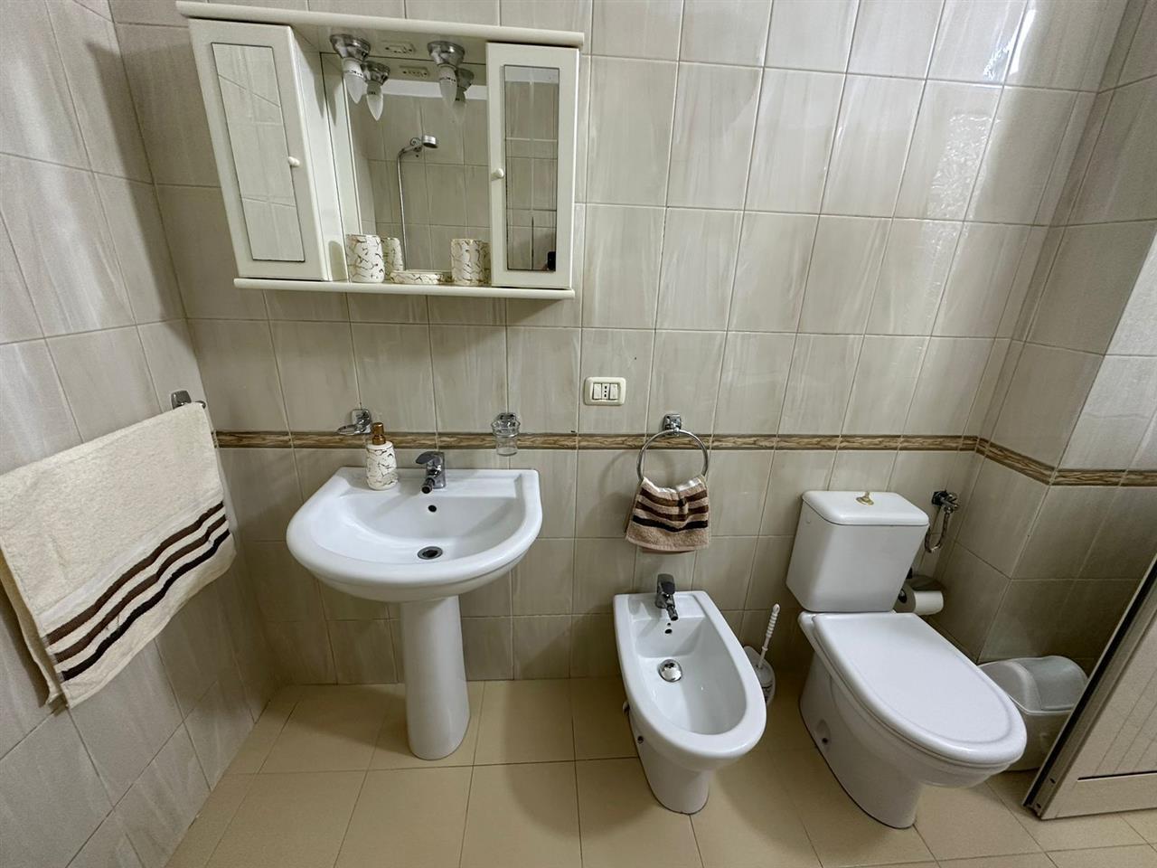 Plazh Apartament me qira Tetor – Prill/Maj