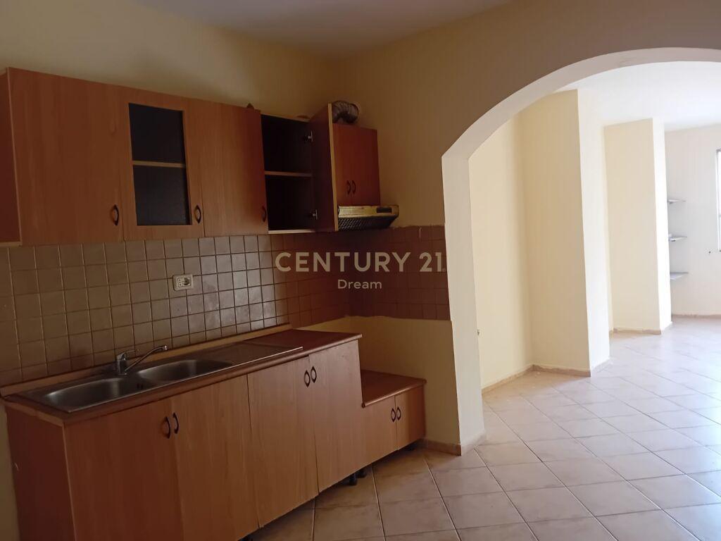 Jepet me Qira Apartament 2+1 Prane shkolles Emin Duraku tek