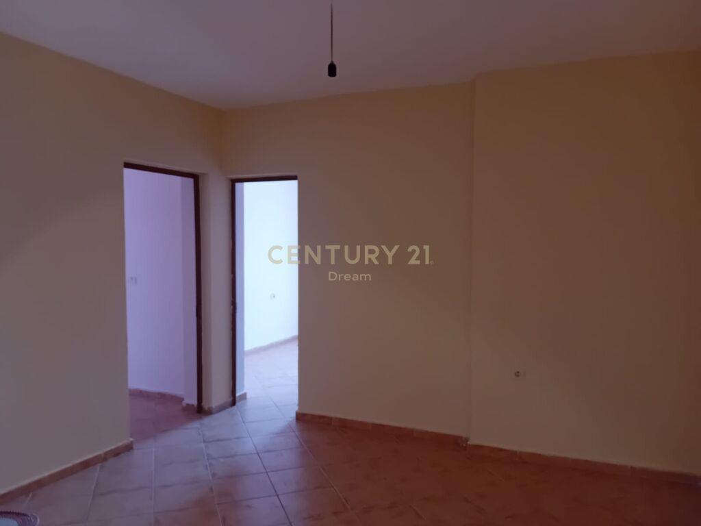 Jepet me Qira Apartament 2+1 Prane shkolles Emin Duraku tek