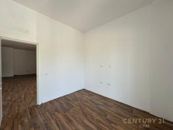 SHITET APARTAMENT 2+1 TE KOPSHTI ZOLOGJIK