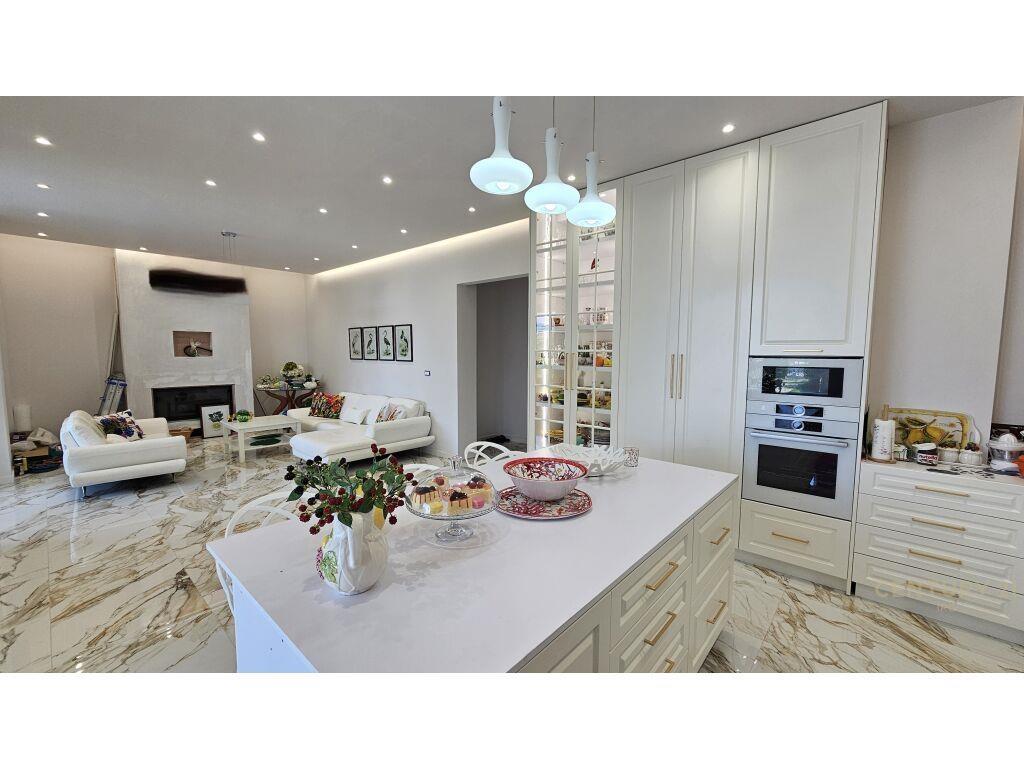 Super vile , vije e pare ne Kompleksin Lura !