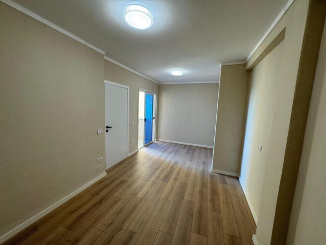 Shitet apartament 2+1