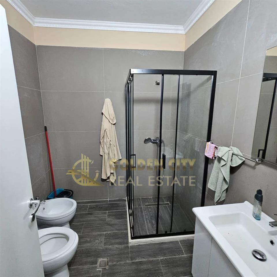 JEPET ME QERA 2+1 plazh