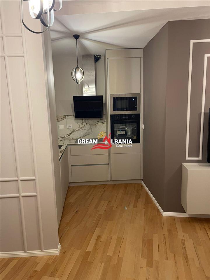 Super Apartament 2+1+2+post parkimi me qera tek Lakeview