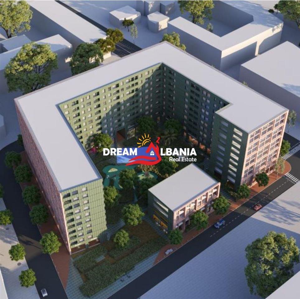 Ne rrugen 5 Maji,prane shkolles Tirana Jone shitet aparartam