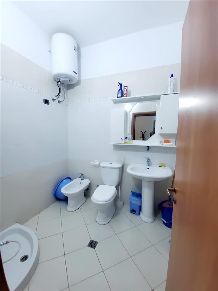 Jepet me qera apartament 1+1+parkim ne Lungomare!