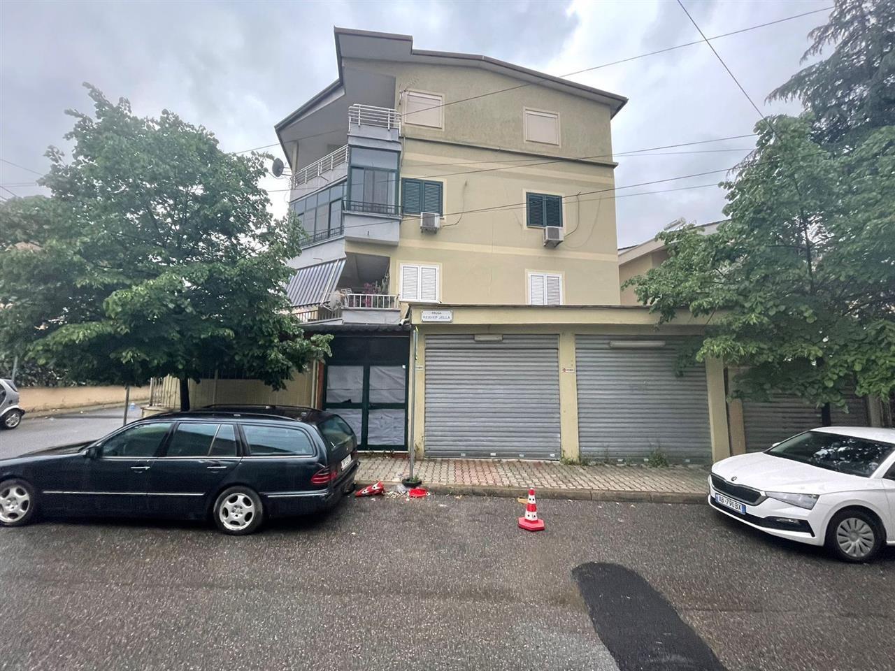 SHITET APARTAMENT ,BLLOKU I VILAVE PRANE KOMUNES se PARISIT