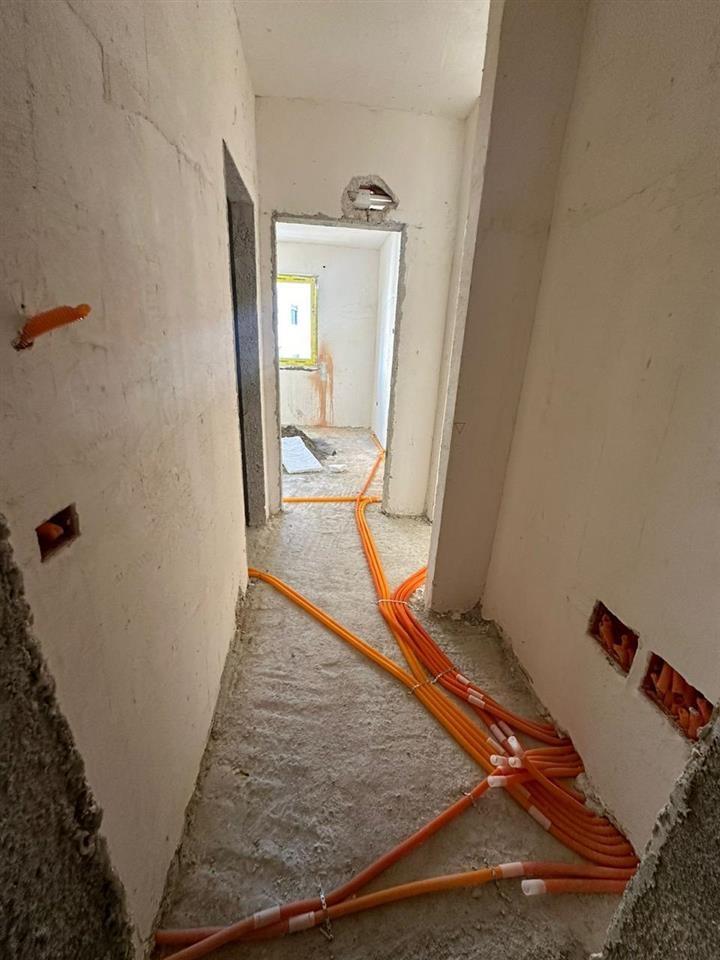 Shitet apartament 1+1 te mali robit