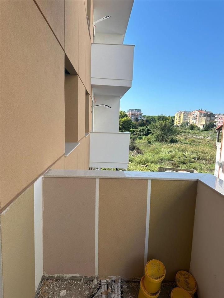 Shitet apartament 1+1 te mali robit