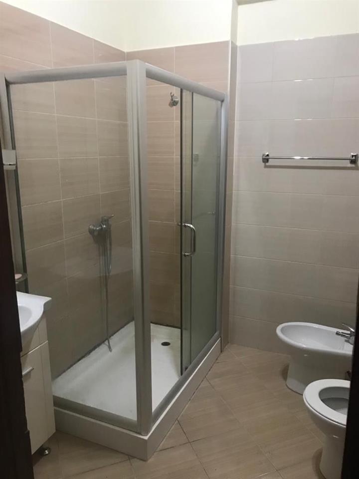 Jepet me qera Apartament 1 + 1 tek Fresku