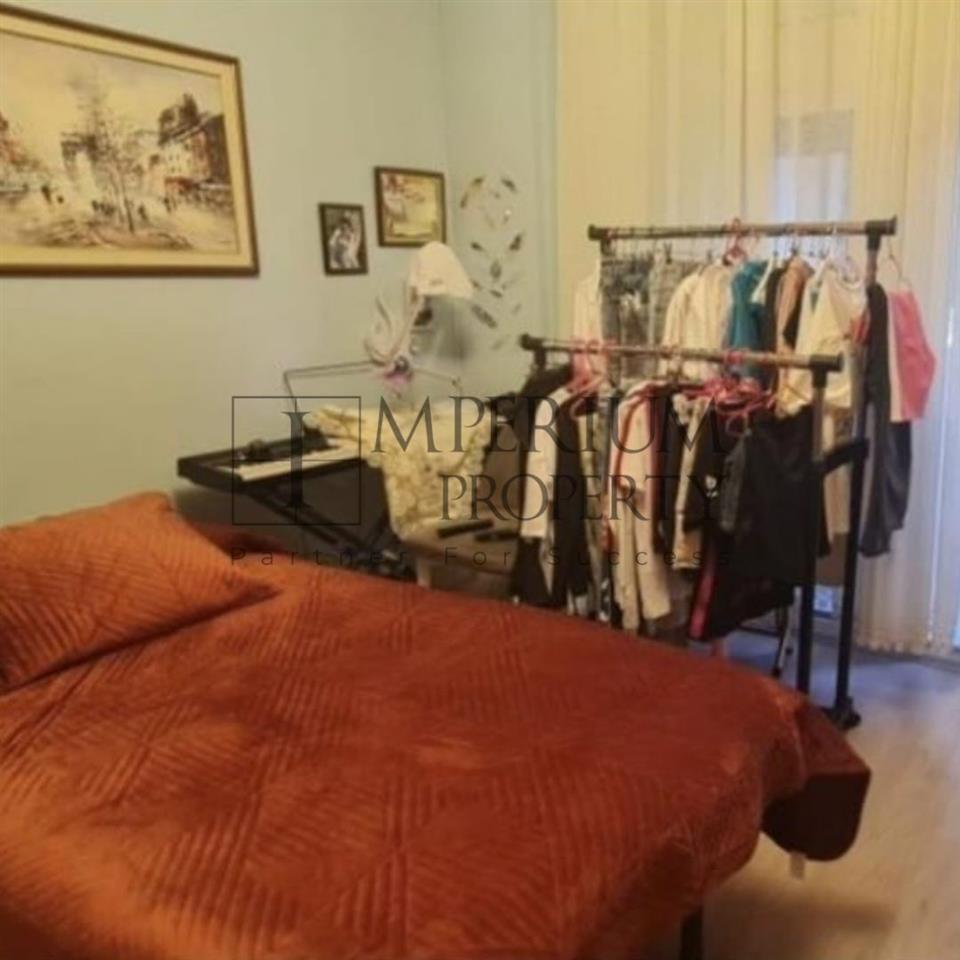Shitet Apartament 2+1+2 Durres