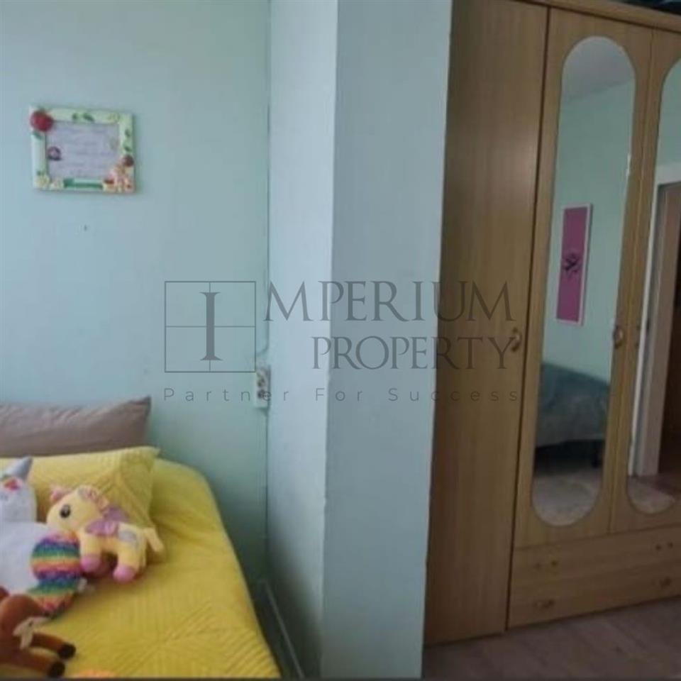 Shitet Apartament 2+1+2 Durres
