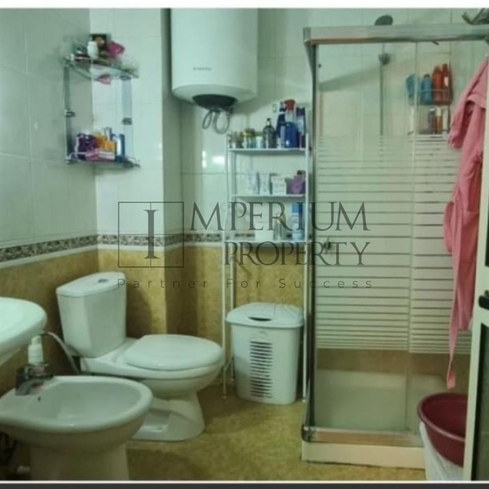 Shitet Apartament 2+1+2 Durres