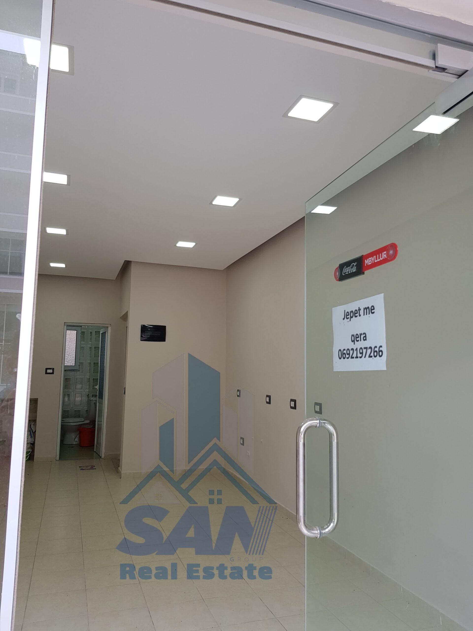 Okazion Shitet Dyqani ne Qender