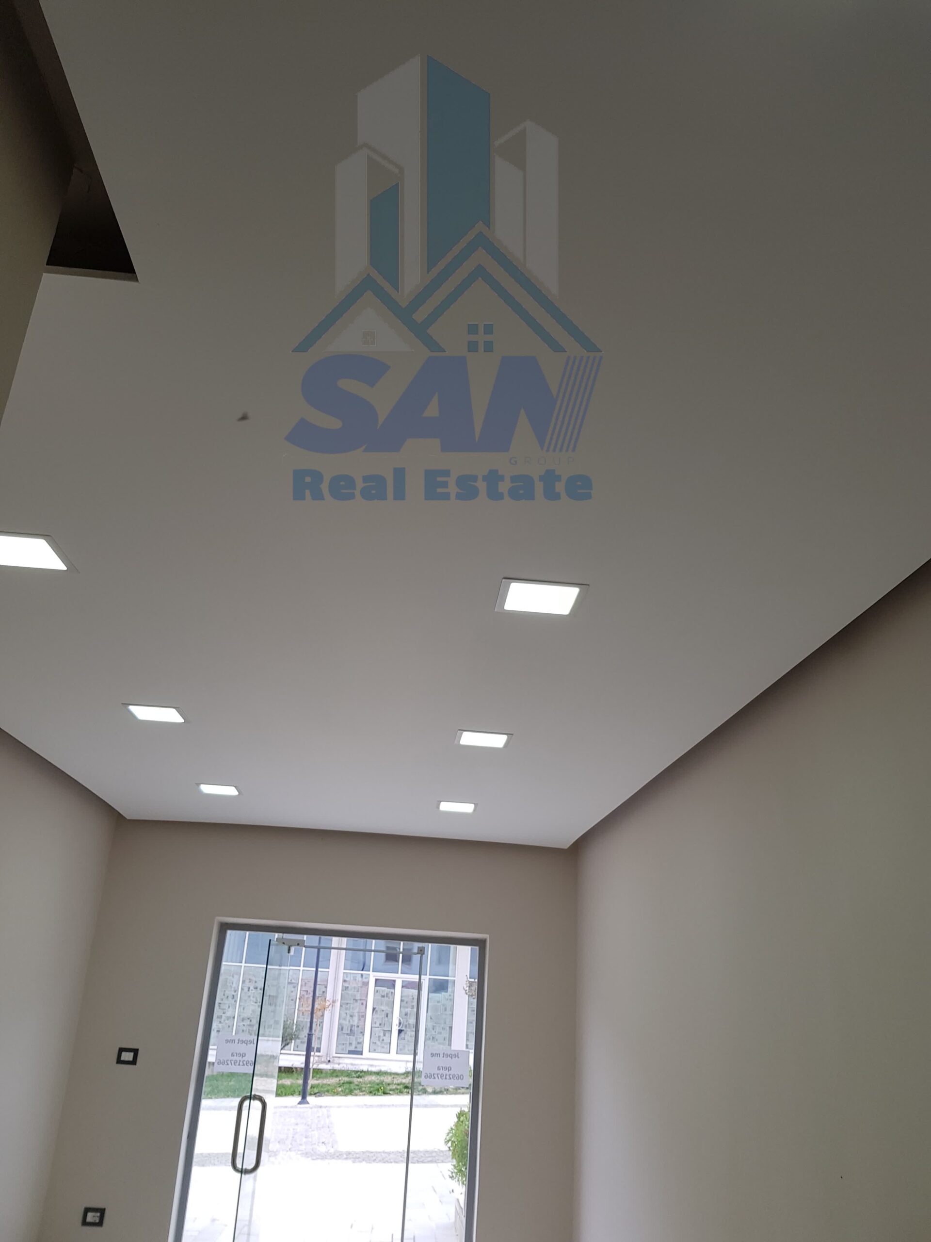 Okazion Shitet Dyqani ne Qender