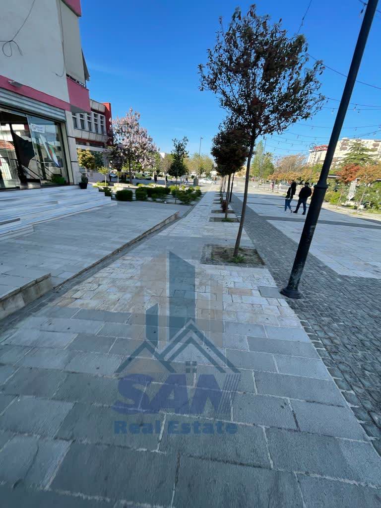 Okazion Shitet Dyqani ne Qender