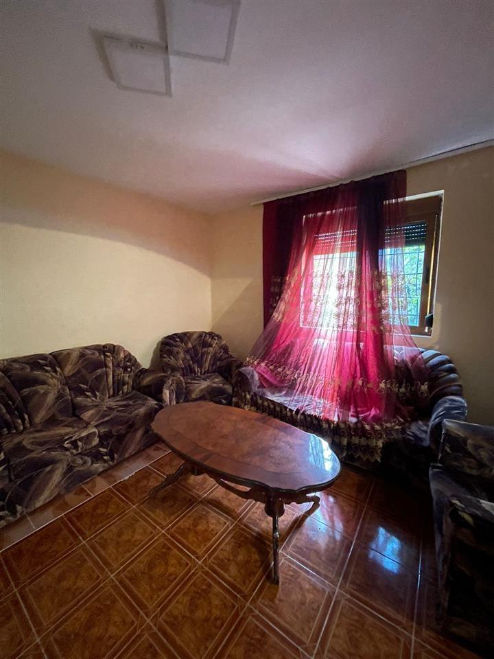 Shitet Shtepi Private ne Kavaje