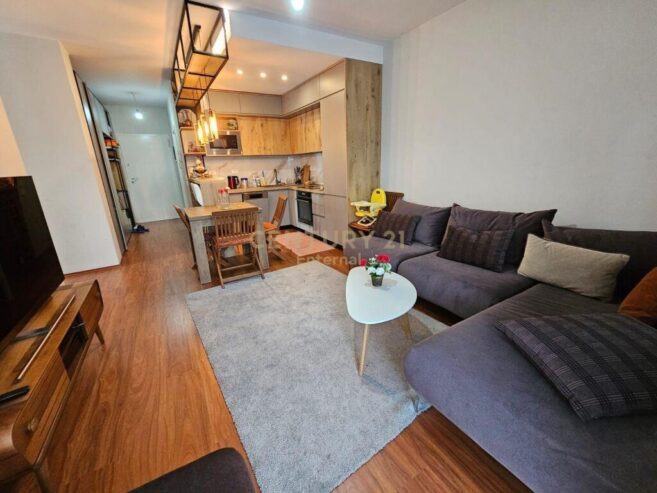 Apartament 2+1+2 + Post Parkimi per shitje tek Siri Kodra