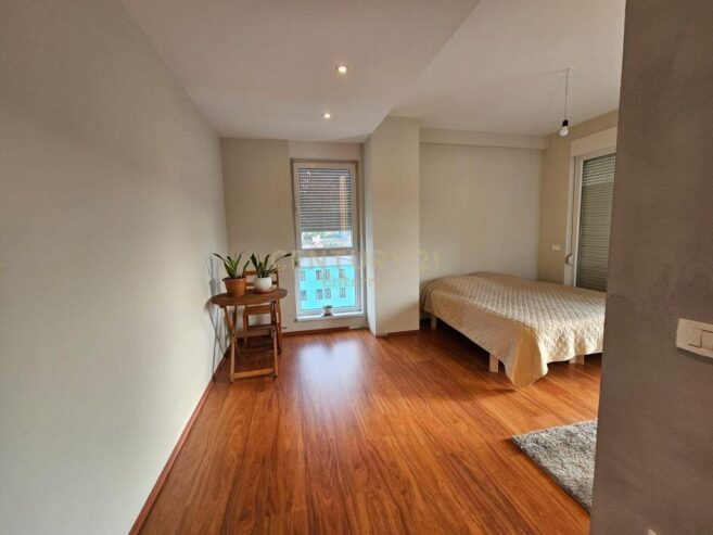 Apartament 2+1+2 + Post Parkimi per shitje tek Siri Kodra