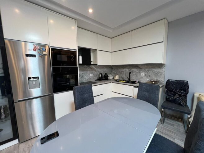 Disponojme apartament 3+1+2 ne kompleksin “Fiori Di Bosko”.
