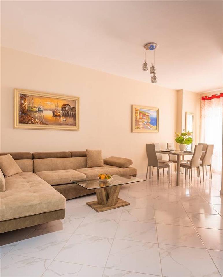 Apartamente 1 + 1 në Lungo Mare (Bar Hannover)