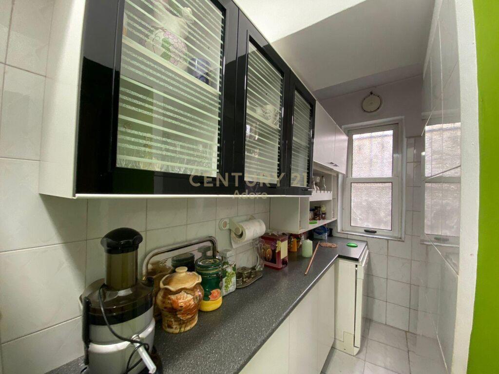 Shesim Apartament 4+1+2 perballe Maternitetit te Ri!