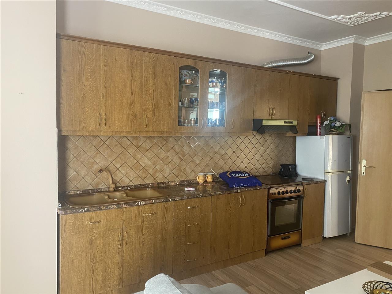 Jepet shtepi me qera ditore te bella vista