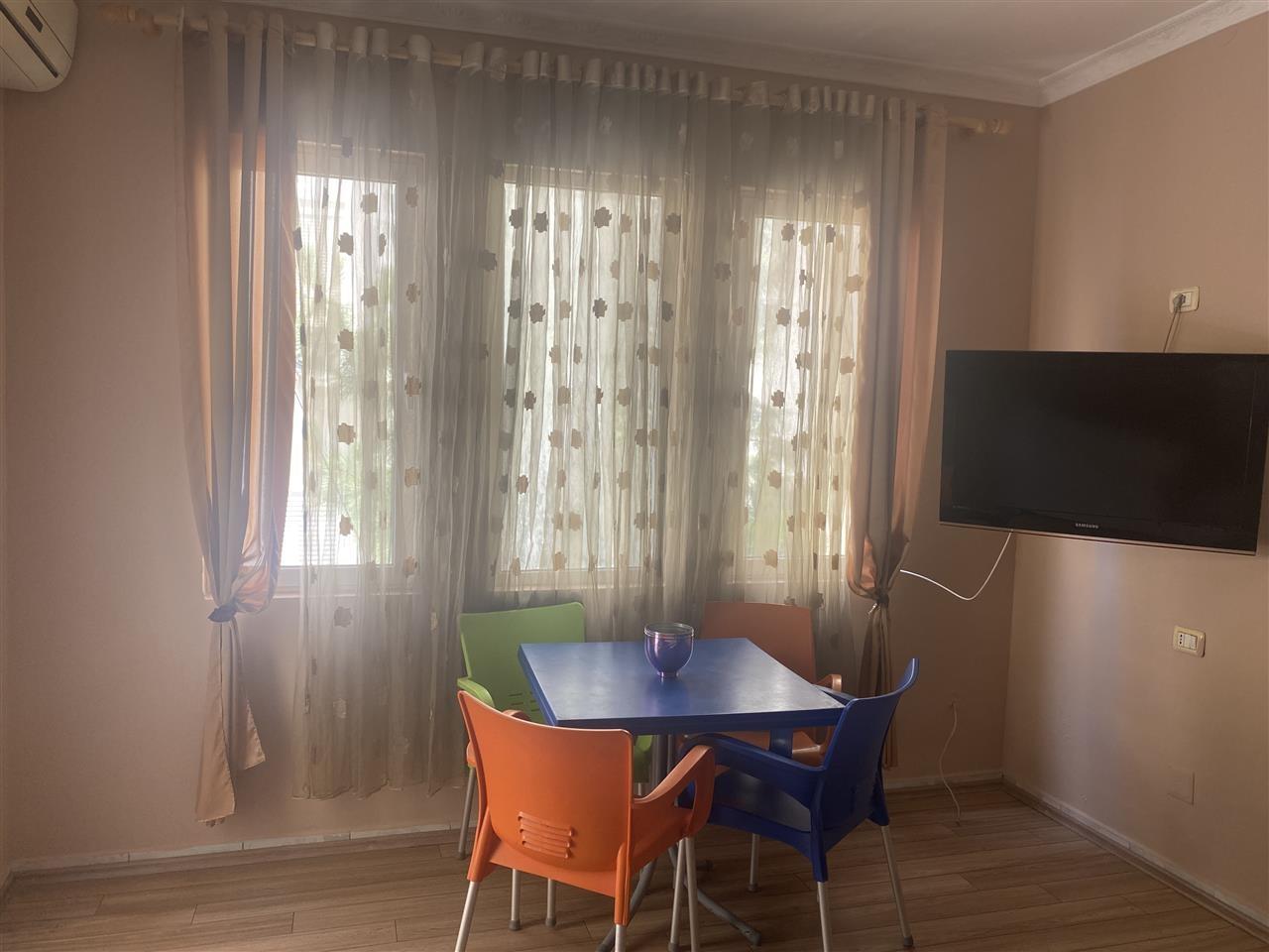 Jepet shtepi me qera ditore te bella vista