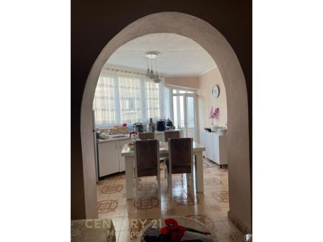 Apartament 3+1+2 në shitje prane Maternitetit te Ri, Brryli!