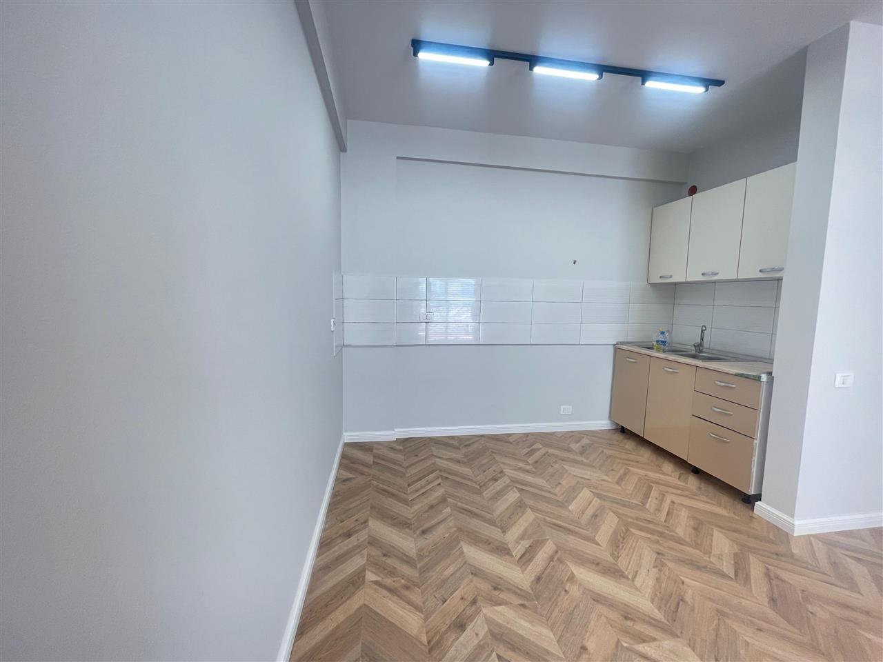 Kodra e Diellit,Shitet apartament 1+1