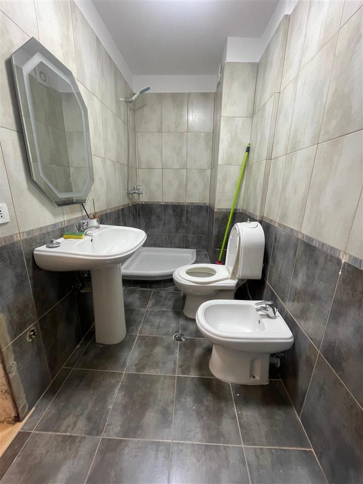 Kodra e Diellit,Shitet apartament 1+1