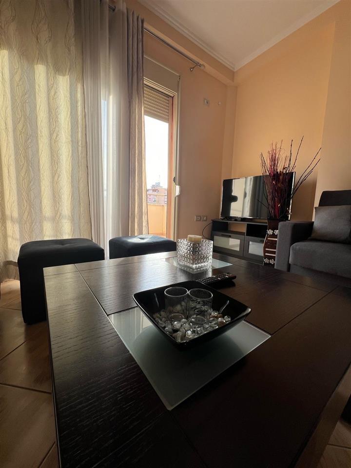 Jepet me qera apartament 1+1 ne Vlorë!