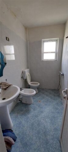 Shitet apartament 1+1