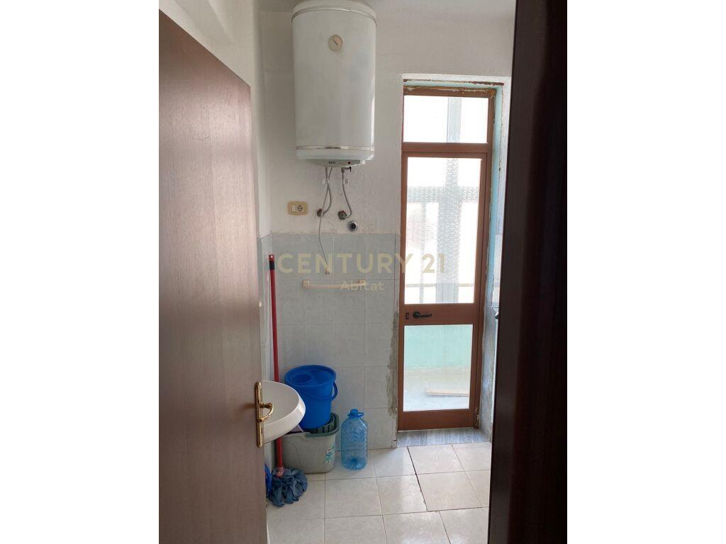 SHITET APARTAMENT 2+1+2 NE PLAZH DURRES