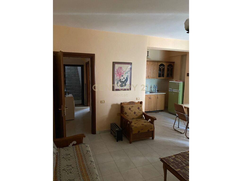 SHITET APARTAMENT 2+1+2 NE PLAZH DURRES