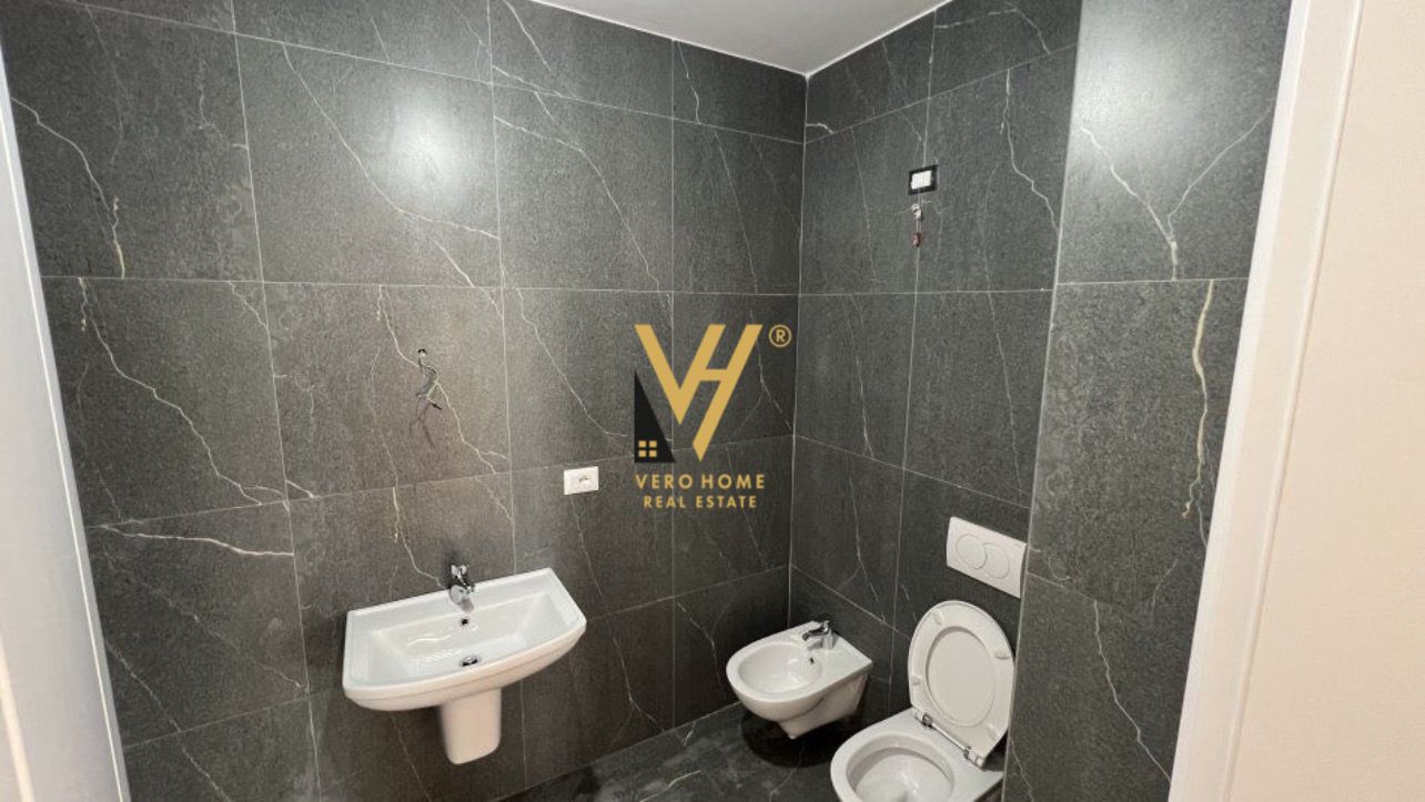 ZYRE 126 M2 ME QERA TE RR E KOSOVAREVE 1.500 EURO