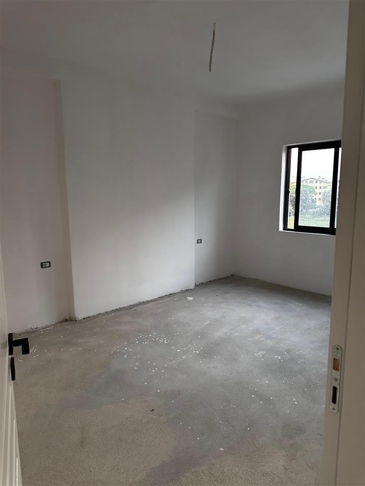 APARTAMENTE NE SHITJE ME PISHINE, GOLEM PLAZH