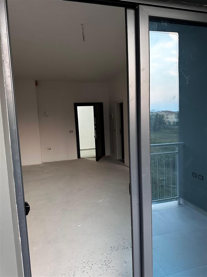 APARTAMENTE NE SHITJE ME PISHINE, GOLEM PLAZH