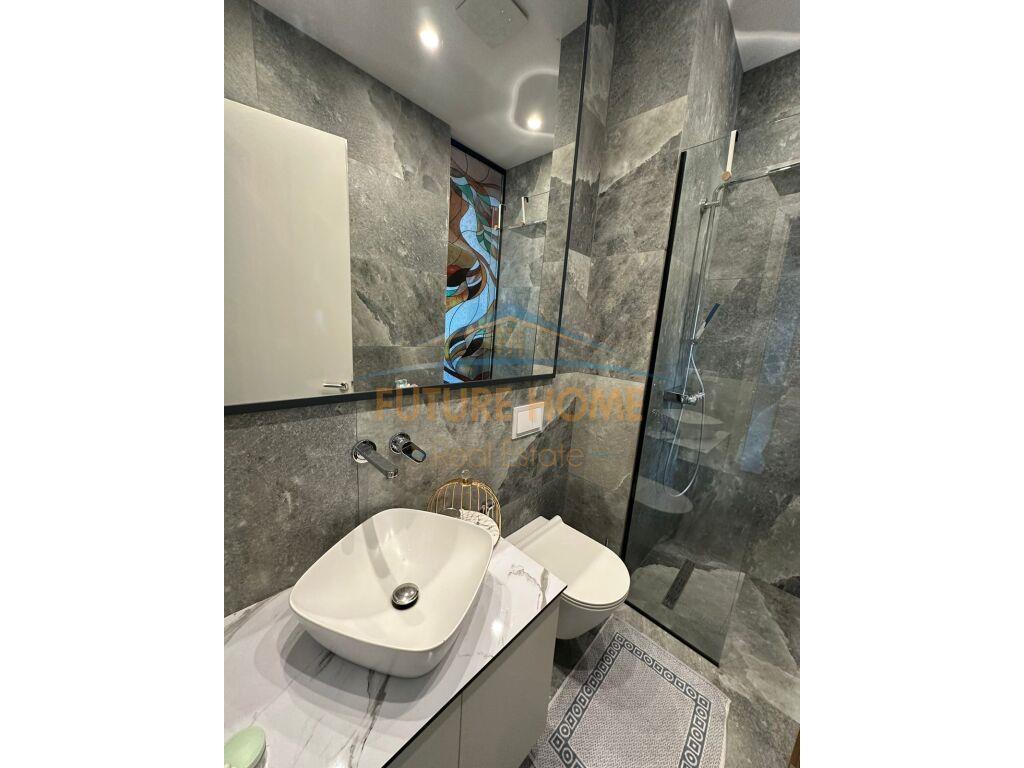 Qera,Apartament 2+1+parking, Rruga Kavajes !