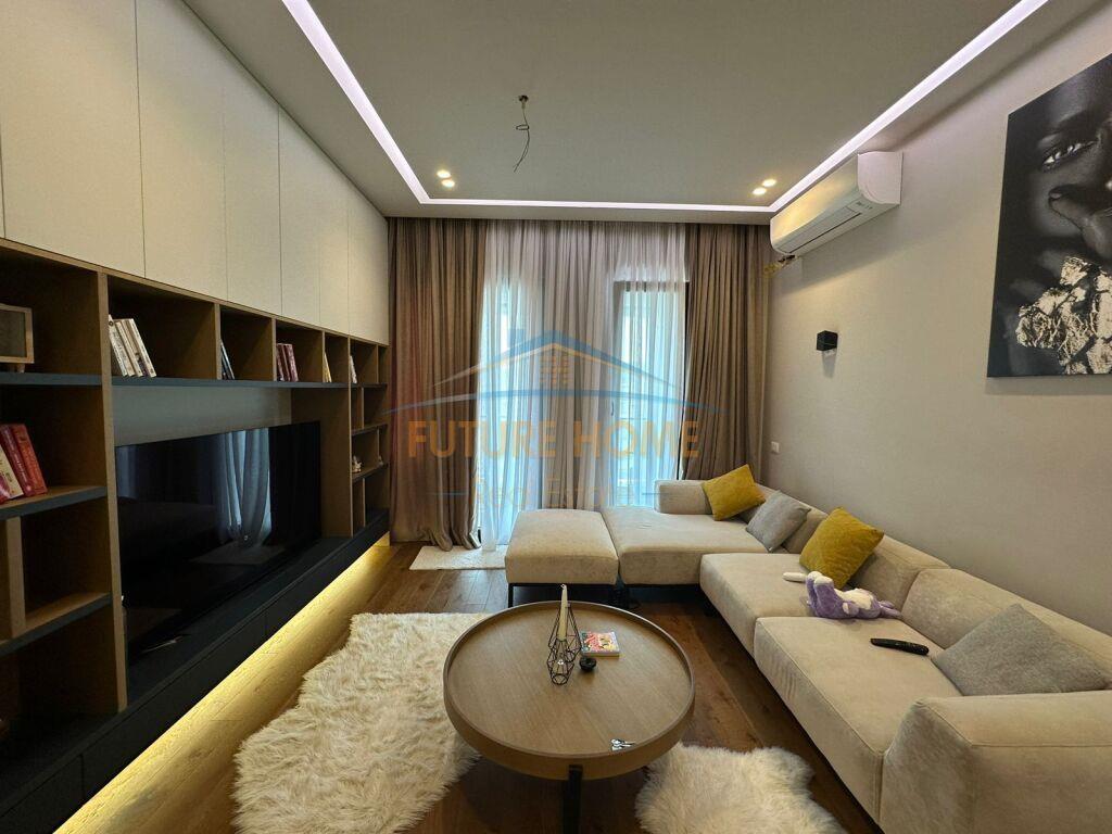 Qera,Apartament 2+1+parking, Rruga Kavajes !